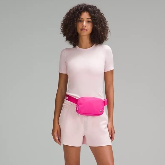 Lululemon Sonic Pink Wordmark Logo Everywhere Belt Bag Nwt - Picture 3 of 6